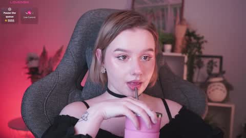QUEEN OF EVIL online show from January 9, 9:16 pm
