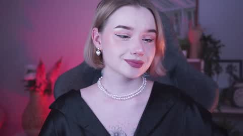 QUEEN OF EVIL online show from January 12, 7:53 pm