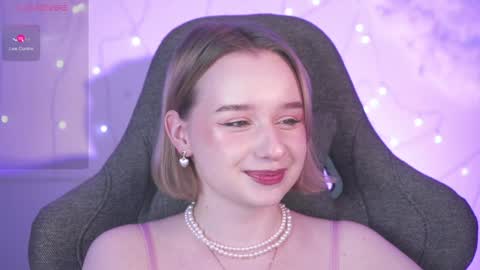 QUEEN OF EVIL online show from January 13, 11:38 pm
