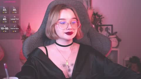QUEEN OF EVIL online show from January 17, 10:12 pm