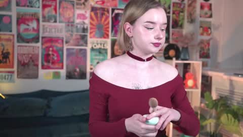 QUEEN OF EVIL online show from February 13, 5:22 pm