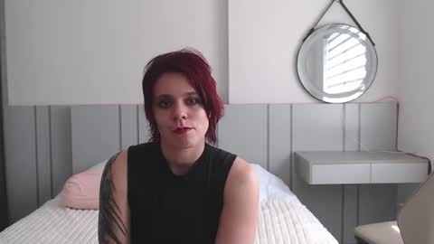 Snapshot of red_roxyfoxy chatting on June 18, 3:18 am Ann online show from June 18, 3:18 am