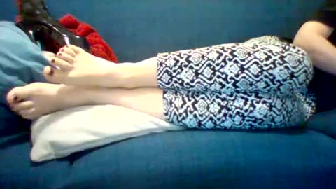 Snapshot of redatelier69 chatting on December 17, 9:10 pm RedAtelier69 online show from December 17, 9:10 pm