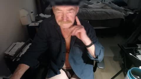 Red online show from July 26, 5:53 pm
