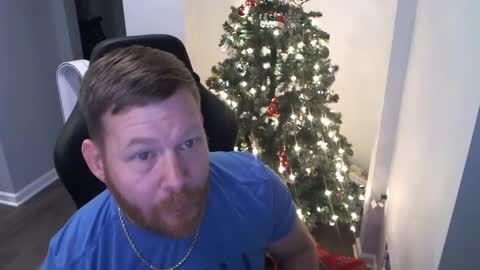 Snapshot of redbeardready4u chatting on December 22, 5:23 am Redbeardready4u online show from December 22, 5:23 am