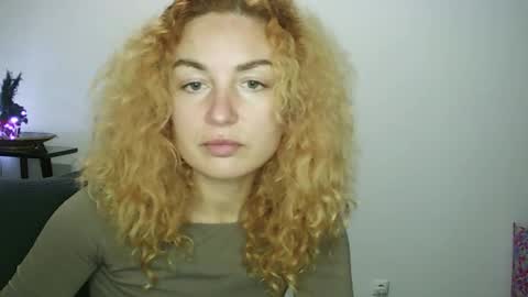 reddgirll online show from January 20, 8:18 pm