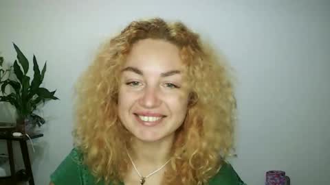 reddgirll online show from January 22, 6:20 pm