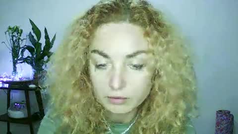reddgirll online show from January 22, 9:21 pm