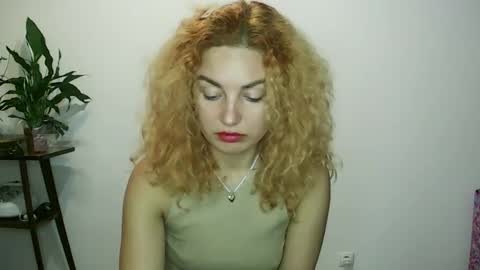 reddgirll online show from January 23, 4:48 pm
