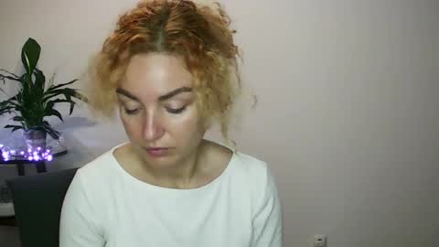 reddgirll online show from January 26, 6:27 pm