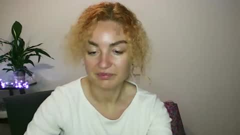 reddgirll online show from January 26, 9:29 pm