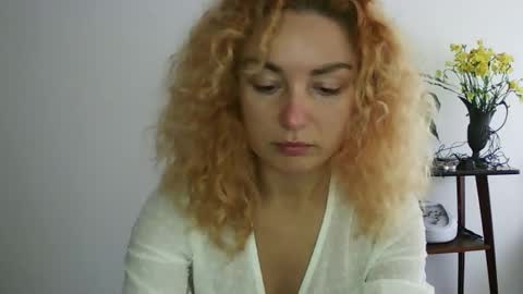 reddgirll online show from February 3, 12:03 pm