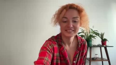 reddgirll online show from February 22, 4:30 pm