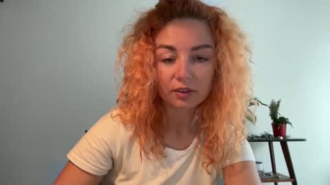reddgirll online show from February 25, 11:41 am