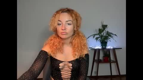 reddgirll online show from February 25, 5:58 pm