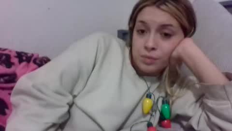 Snapshot of reddwaxx chatting on December 15, 4:33 pm reddwaxx online show from December 15, 4:33 pm