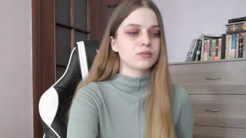 Lily online show from January 9, 5:34 am