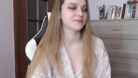 Lily online show from February 3, 5:18 am