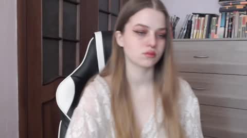 Lily online show from February 26, 2:37 am