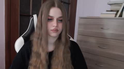 Lily online show from February 15, 2:30 am