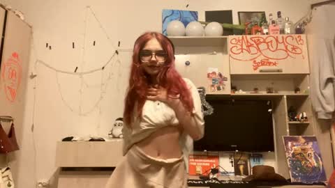 Snapshot of redheadcatxd chatting on April 8, 9:26 pm Eva online show from April 8, 9:26 pm