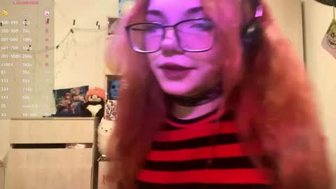 Snapshot of redheadcatxd chatting on April 22, 9:38 pm Eva online show from April 22, 9:38 pm