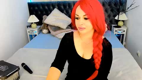 Snapshot of redheadeva chatting on October 18, 5:32 am redheadeva online show from October 18, 5:32 am