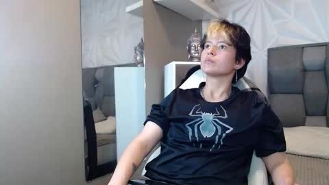 redhood_1_ online show from March 3, 2:18 am