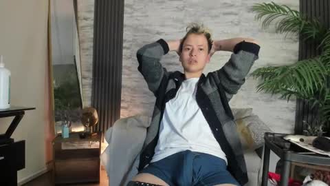 redhood_1_ online show from March 27, 8:26 am