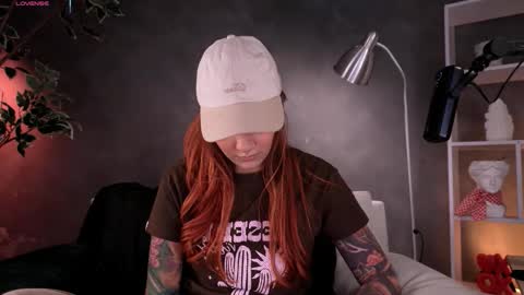 Snapshot of redjasmine_ chatting on February 28, 11:06 pm Red Jasmine online show from February 28, 11:06 pm