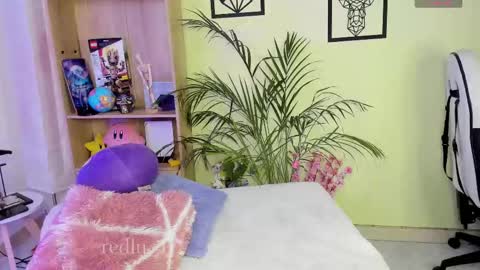 Snapshot of redlu_1 chatting on March 7, 4:24 am Lu Independiet model online show from March 7, 4:24 am