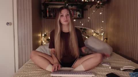 Ana online show from December 17, 10:21 am