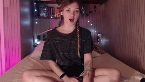 Snapshot of redmoonhead chatting on January 14, 7:03 am Ana online show from January 14, 7:03 am