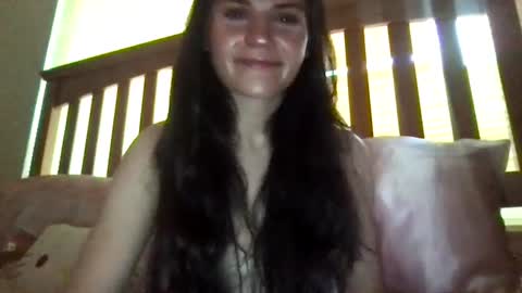 Snapshot of redpandabomb chatting on January 1, 8:47 pm Penelope online show from January 1, 8:47 pm