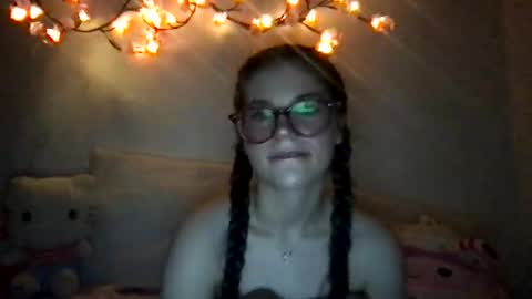 Snapshot of redpandabomb chatting on February 11, 7:38 pm Penelope online show from February 11, 7:38 pm