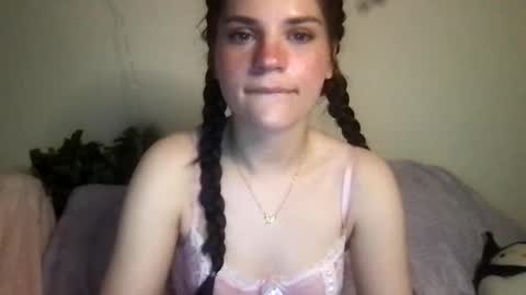 Snapshot of redpandabomb chatting on February 18, 5:10 pm Penelope online show from February 18, 5:10 pm