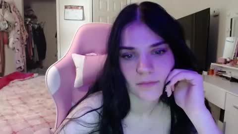 Snapshot of redpandabomb chatting on October 23, 8:51 pm Penelope online show from October 23, 8:51 pm
