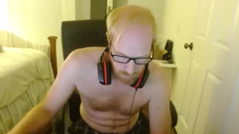 Snapshot of redrob57 chatting on April 5, 10:01 am redrob57 online show from April 5, 10:01 am