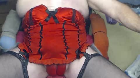 Snapshot of redsatincoatt chatting on September 14, 2:44 am Red Satin Coat online show from September 14, 2:44 am
