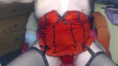 Snapshot of redsatincoatt chatting on September 28, 3:56 am Red Satin Coat online show from September 28, 3:56 am