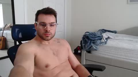 Snapshot of redstar461163 chatting on May 18, 2:56 pm redstar461163 online show from May 18, 2:56 pm