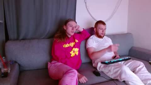 RedxBrat online show from April 1, 8:04 am