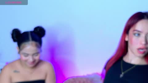 Snapshot of redyens_ chatting on March 1, 6:37 am Anny online show from March 1, 6:37 am