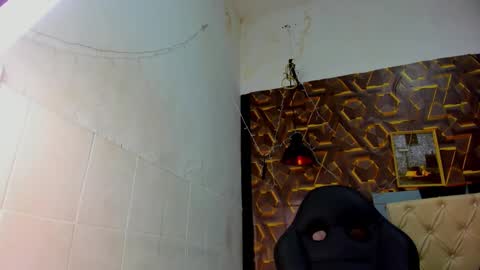 Snapshot of reed_kitty chatting on December 17, 1:28 pm reed_kitty online show from December 17, 1:28 pm