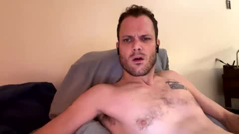 Snapshot of reed_thomas chatting on January 19, 6:28 am Reed Thomas online show from January 19, 6:28 am