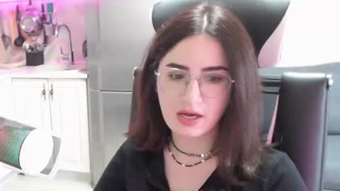 Snapshot of regina_glow chatting on August 4, 8:17 am regina_glow online show from August 4, 8:17 am