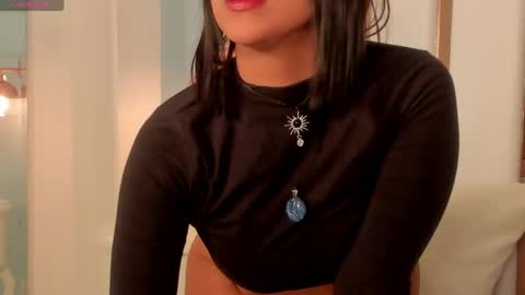 Snapshot of regina_noctixx chatting on April 22, 9:33 am Regina online show from April 22, 9:33 am