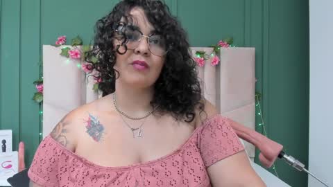 reginavegaa online show from January 21, 11:46 am