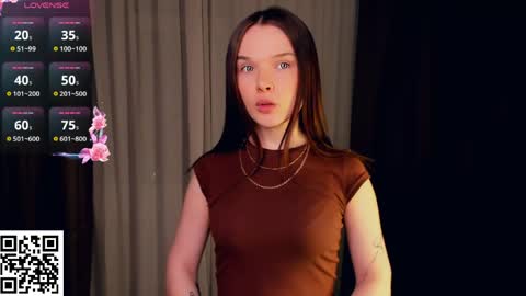 Snapshot of reginiasaccone chatting on June 9, 6:41 pm Emily - online show from June 9, 6:41 pm