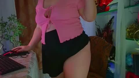 Snapshot of reicat chatting on March 4, 6:30 am Karina online show from March 4, 6:30 am